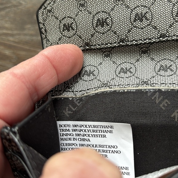 Ann Klein Key Chain wallet/ID/card holder,snap flap top,polyurethane 4.5x3 - Picture 9 of 11